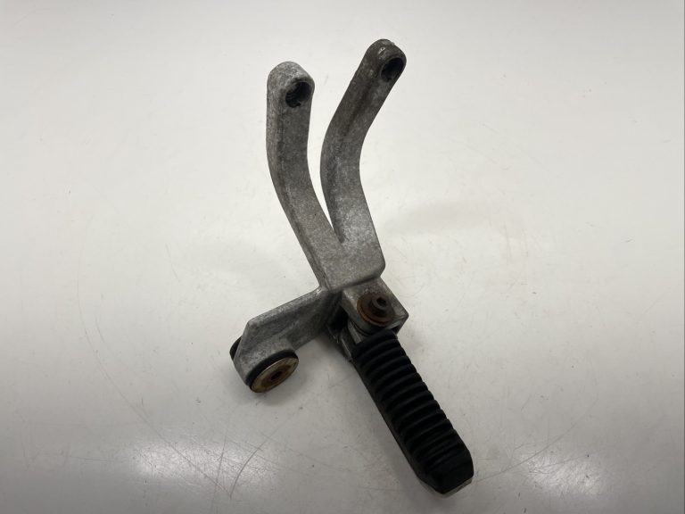Suzuki Rf900r Rf900 1994 1999 Rear Right Side Footrest 206407184295